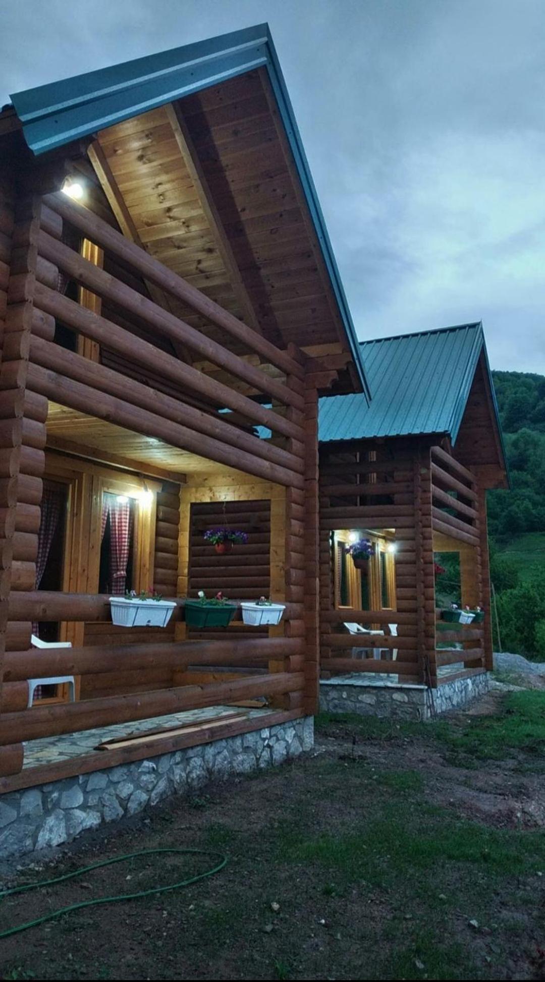 פלאב Eco Village Jasavic מראה חיצוני תמונה